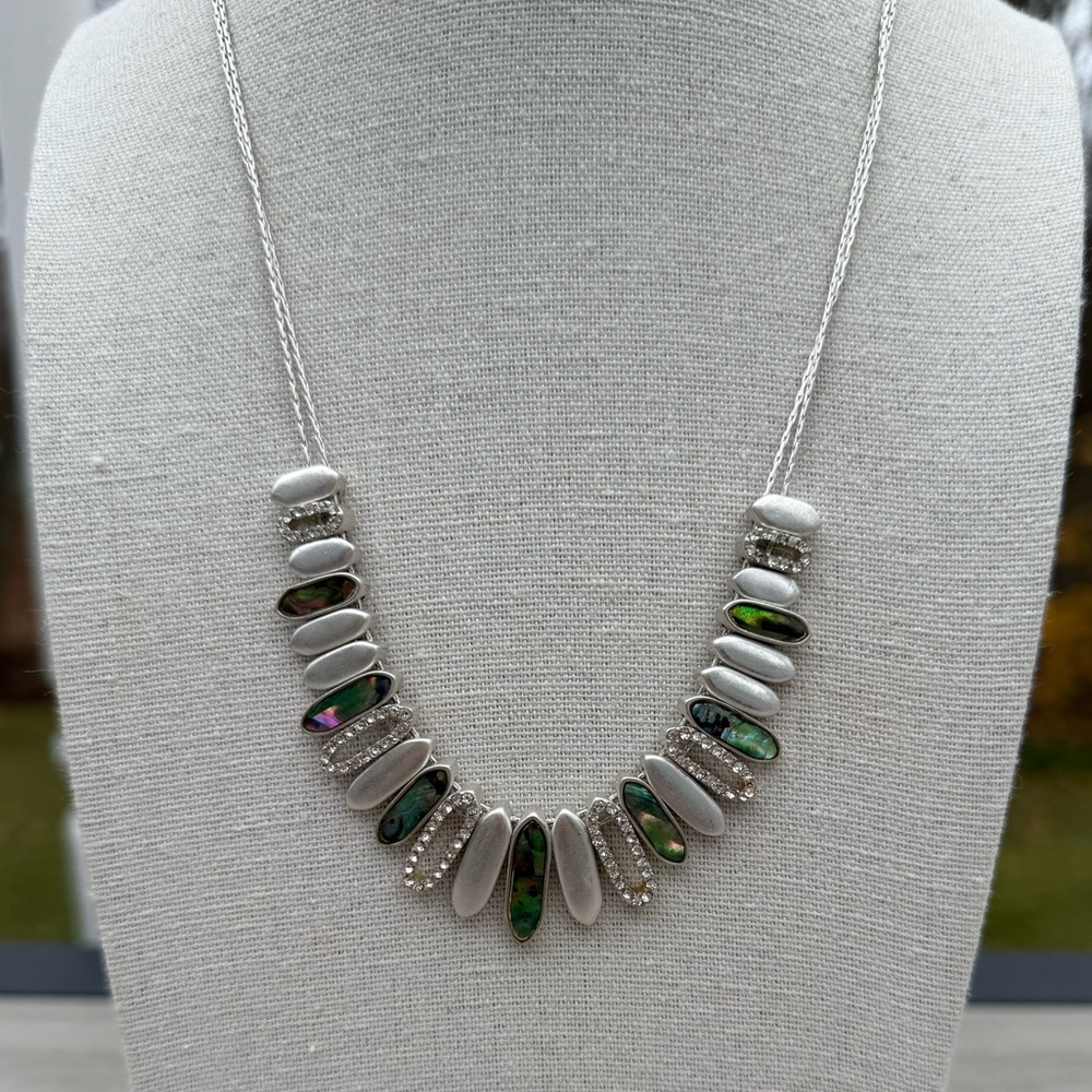 Vintage RALPH LAUREN CHAPS matte Silver tone and abalone Necklace